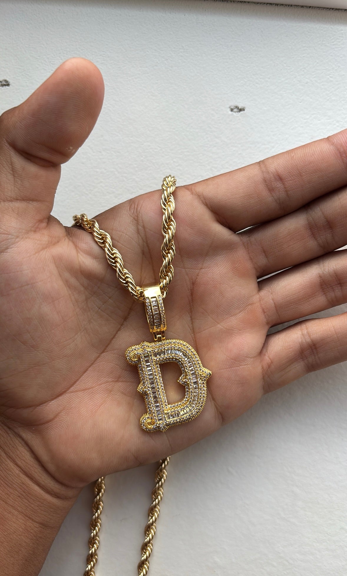 Custom Letter Hanger + Ketting