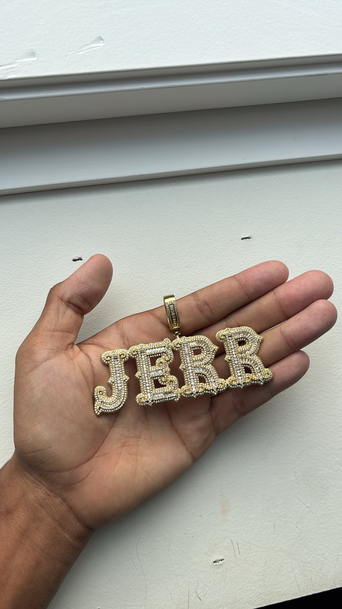 Custom 4 Letters Hanger + Ketting